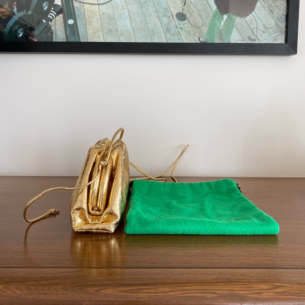 1️⃣4️⃣0️⃣0️⃣ 100% Authentic Bottega Veneta Gold Mini Pouch - Picture 4 of 13
